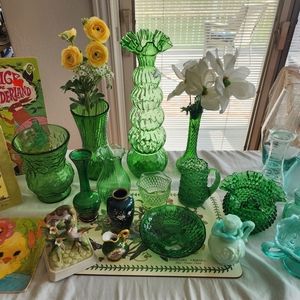 ANTIQUE GLASS & COLLECTIBLES